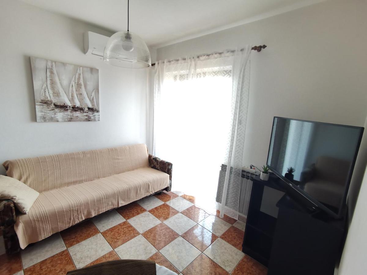 Kamen Apartment *