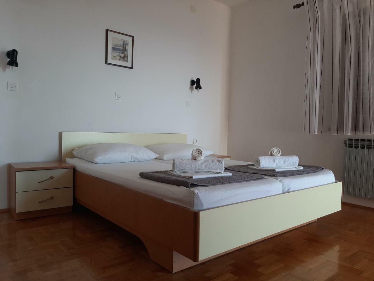 Kamen Apartment *